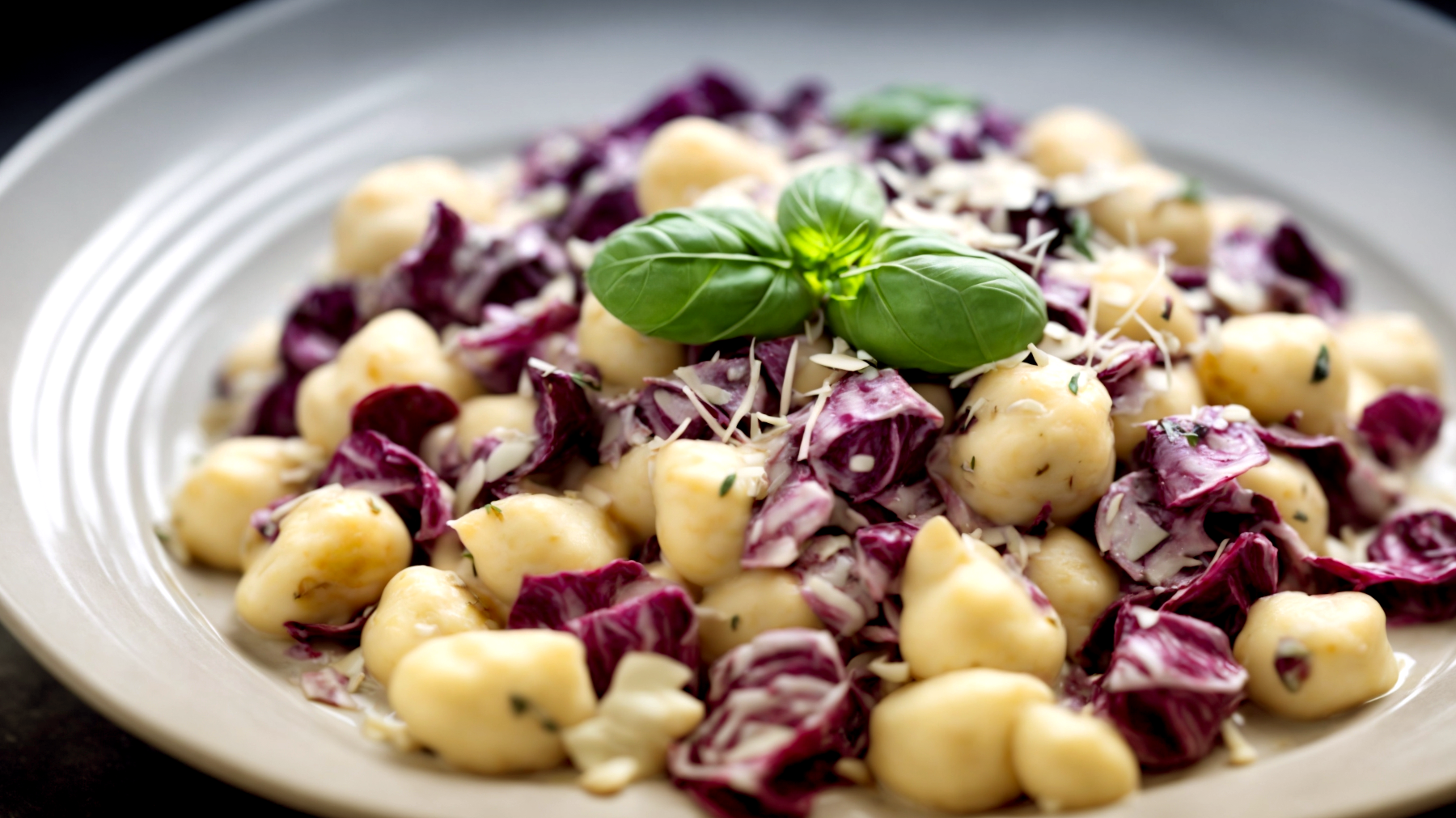 Gnocchi radicchio mandorle"